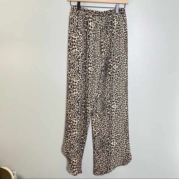 EVEREVE Peyton Jensen Whitney Pant LEOPARD SPILT LEG PANTS-size xs - Picture 7 of 9